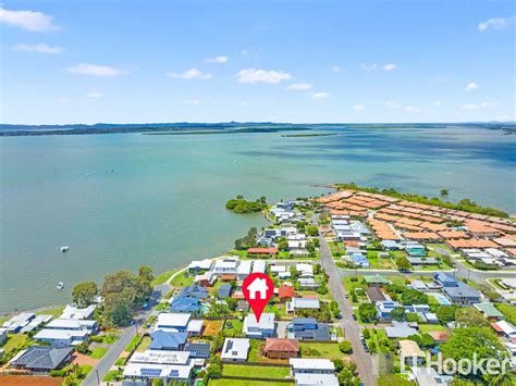 Escorts near Victoria Point QLD 4165 (within 150 km)